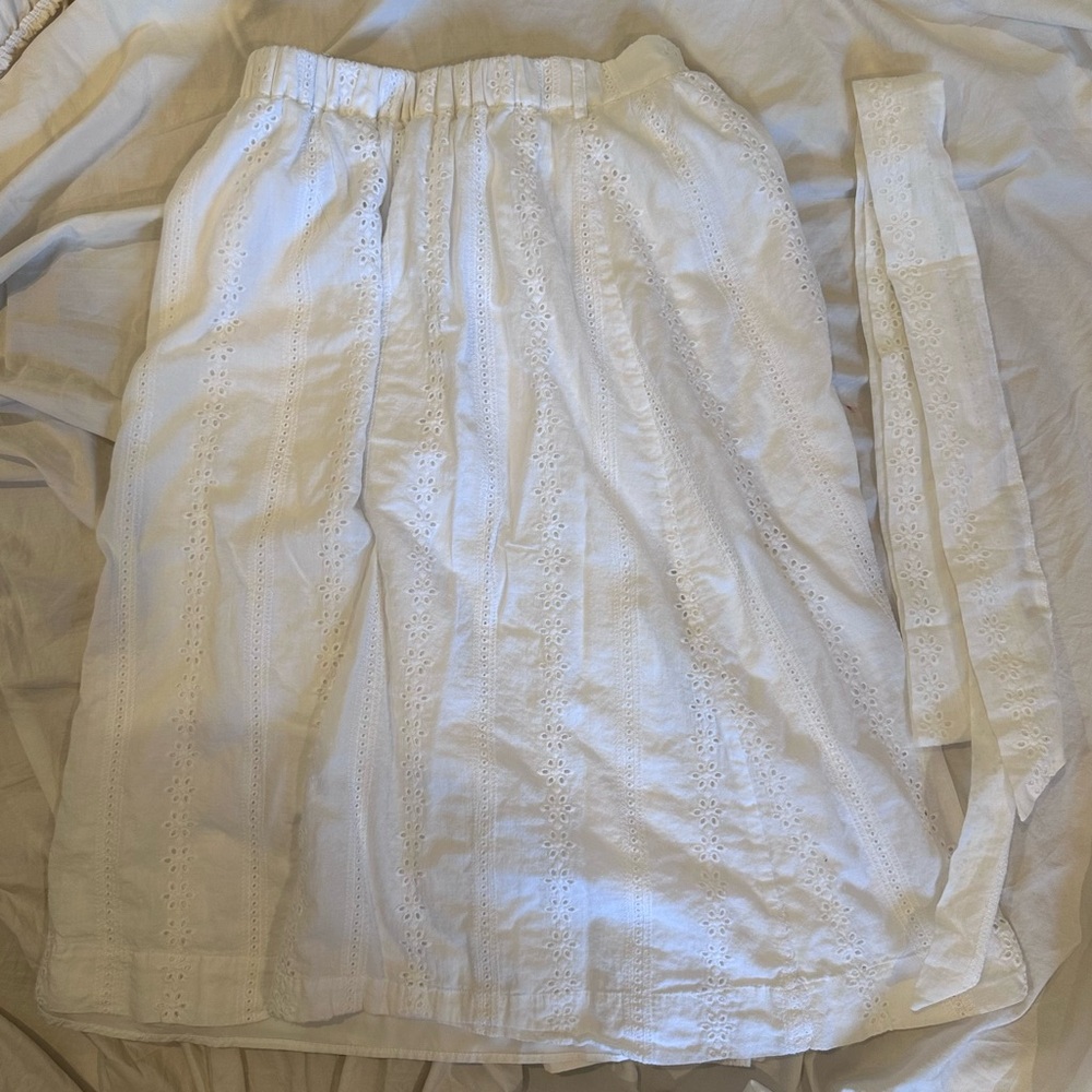 Elegant White Lace Skirt 100% cotton